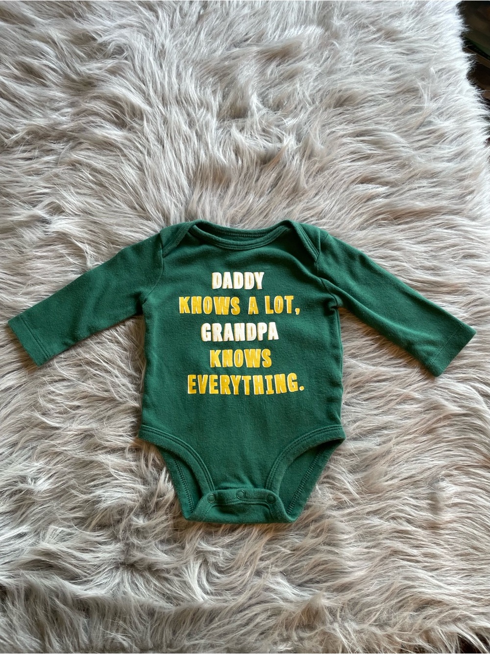 🌭Carter’s Green Baby One-Piece Bodysuit with 'Daddy Knows a Lot' Text